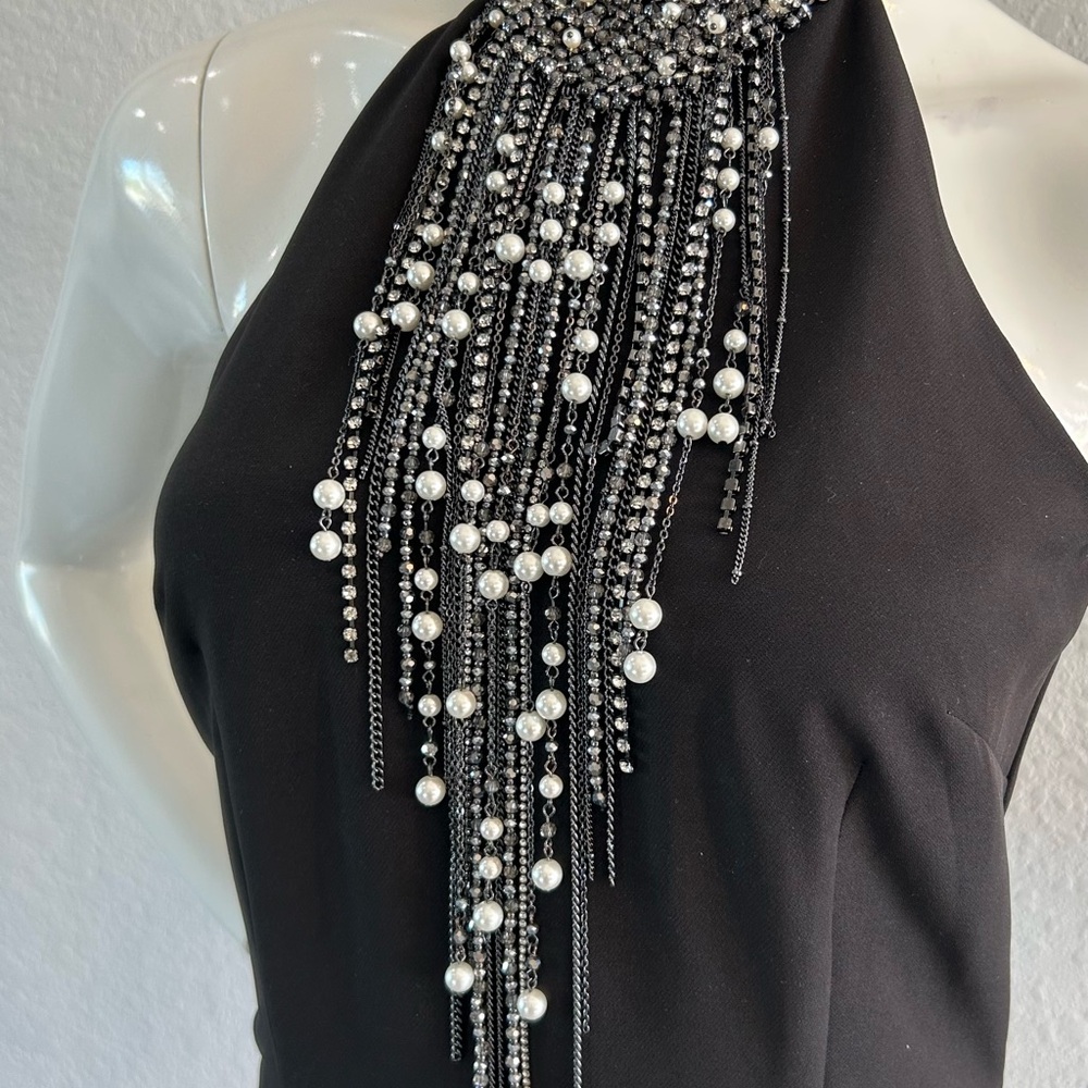 White House Black Market Black and Silver Necklace. Make a Statemeng